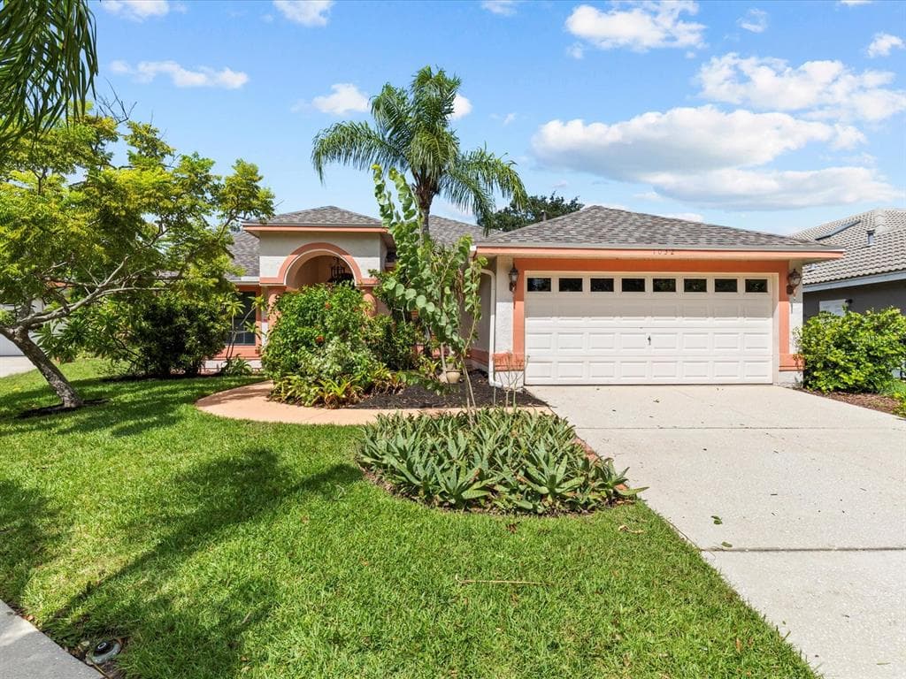 1032 TRADEWINDS DRIVE TARPON SPRINGS, FL 34689