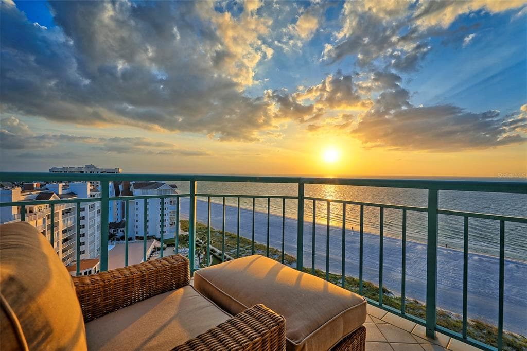 1560 GULF BOULEVARD UNIT 1107 CLEARWATER BEACH, FL 33767