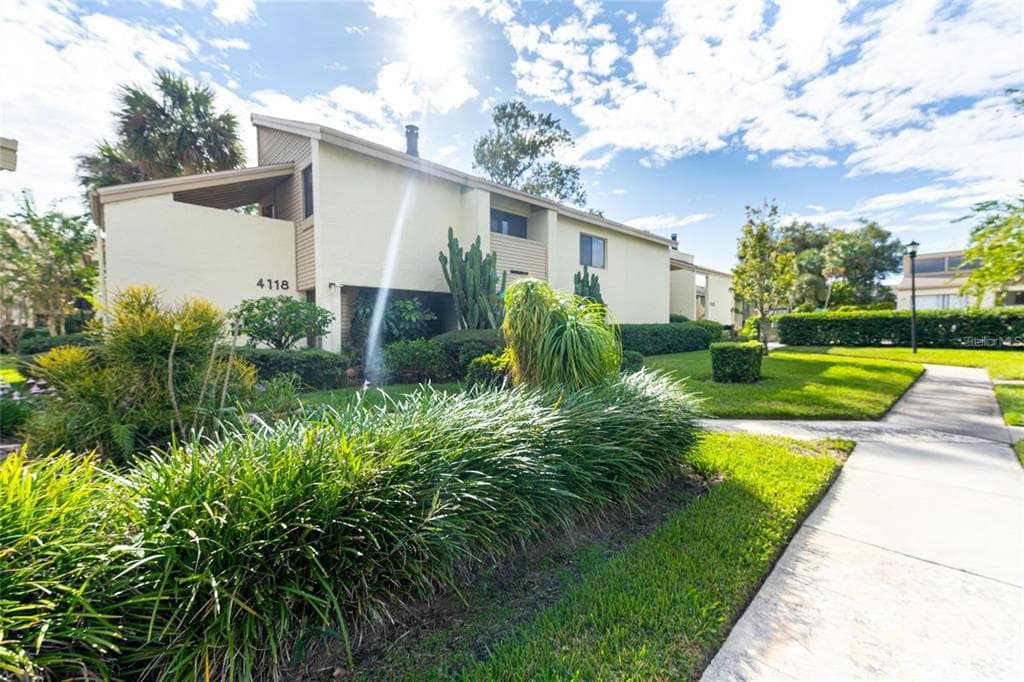 4120 PINELAKE LANE UNIT 101 TAMPA, FL 33618