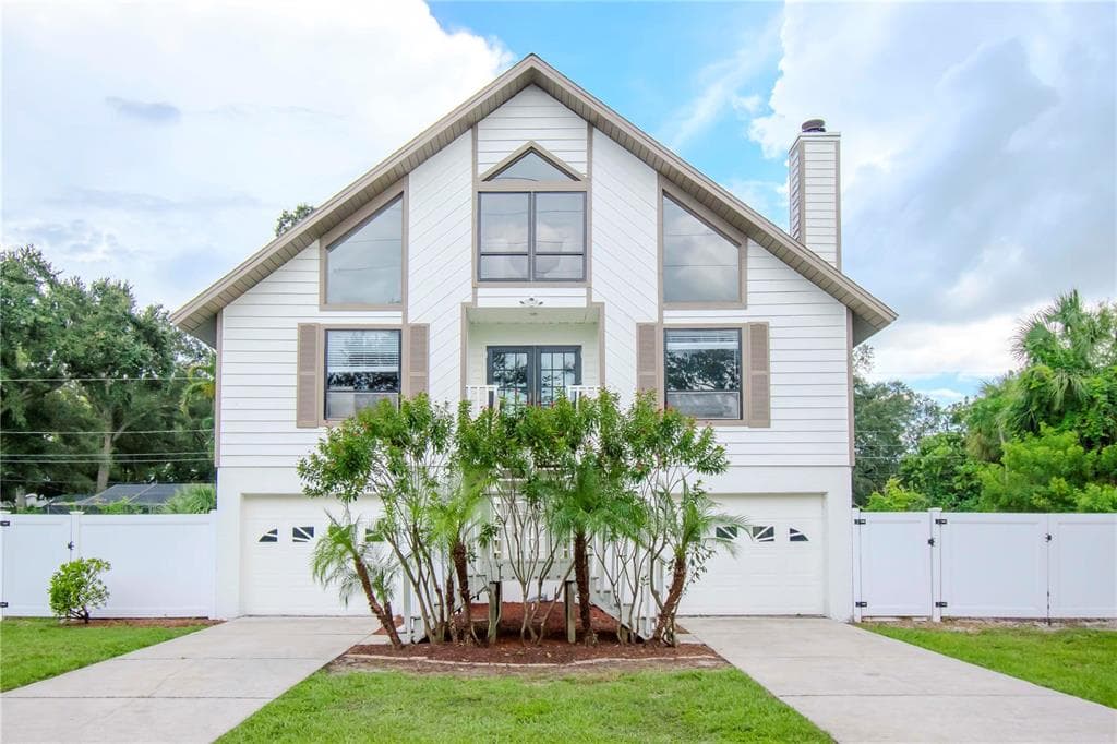 168 70TH AVENUE N ST PETERSBURG, FL 33702
