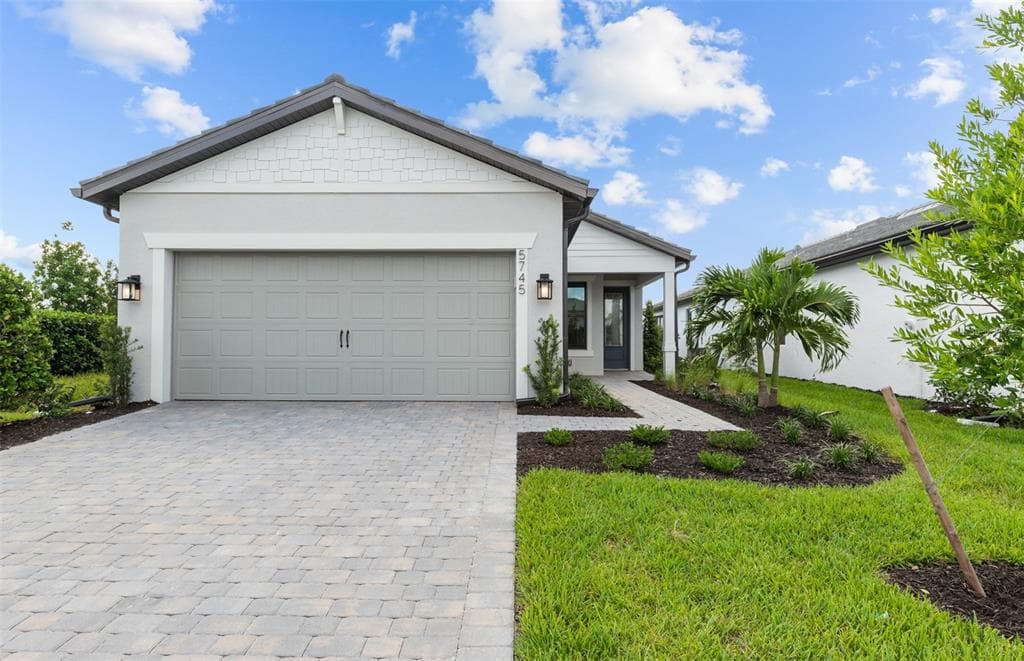 5745 SILVERSIDE PINE COURT LAKEWOOD RANCH, FL 34211
