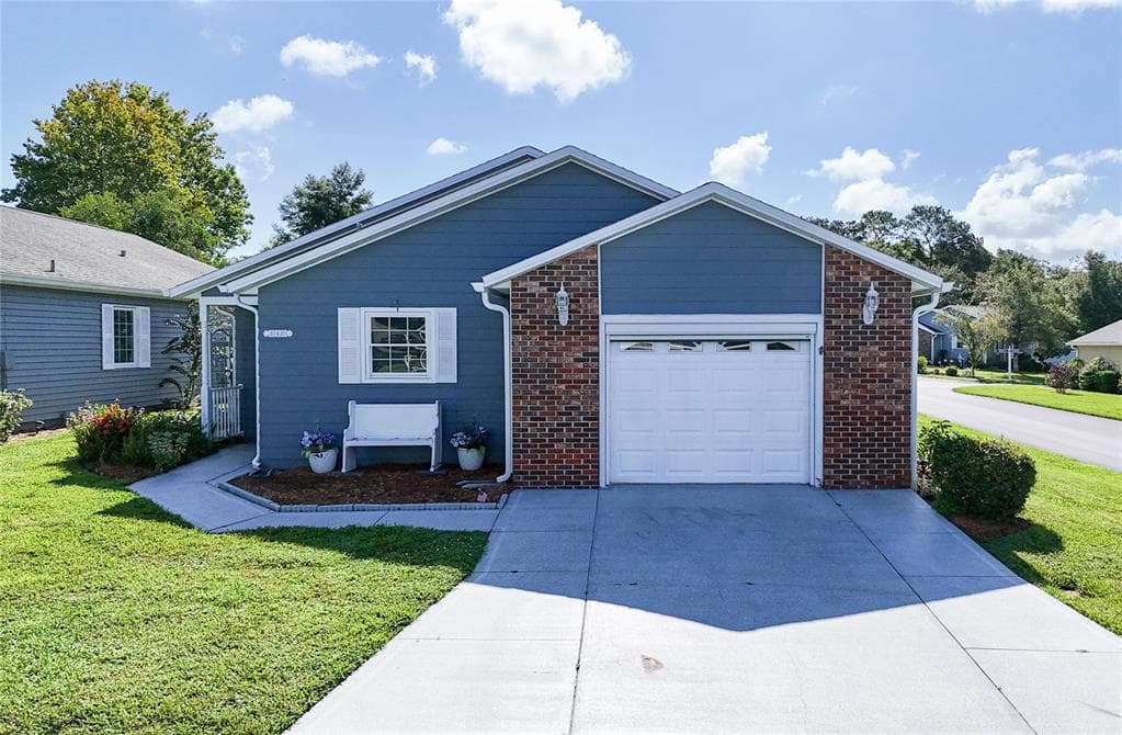 37425 TEABERRY LOOP ZEPHYRHILLS, FL 33542