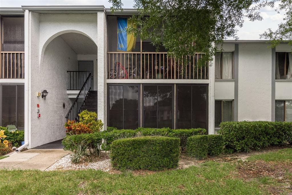 1207 PINE RIDGE CIRCLE W UNIT F1 TARPON SPRINGS, FL 34688