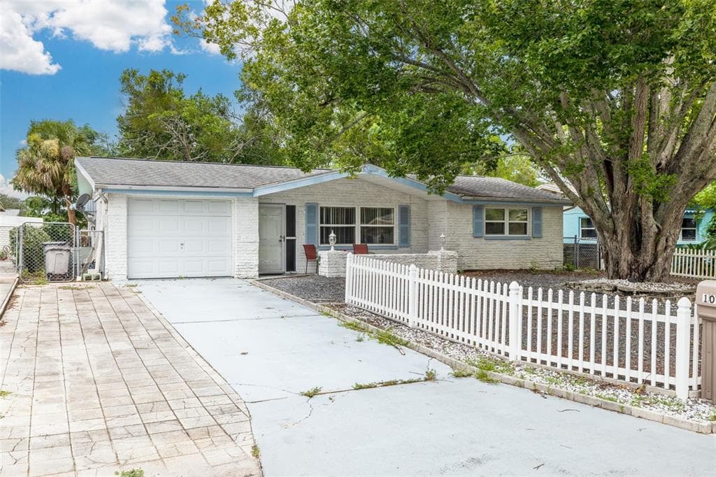 10831 KINGSBRIDGE ROAD PORT RICHEY, FL 34668