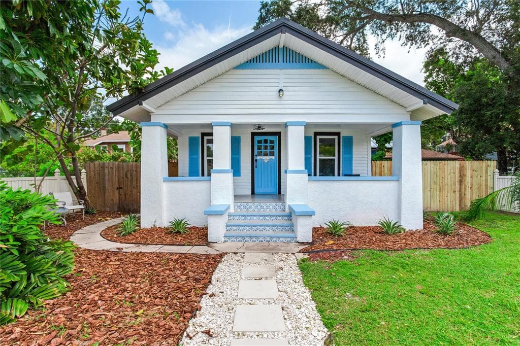 1949 BURLINGTON AVENUE N ST PETERSBURG, FL 33713