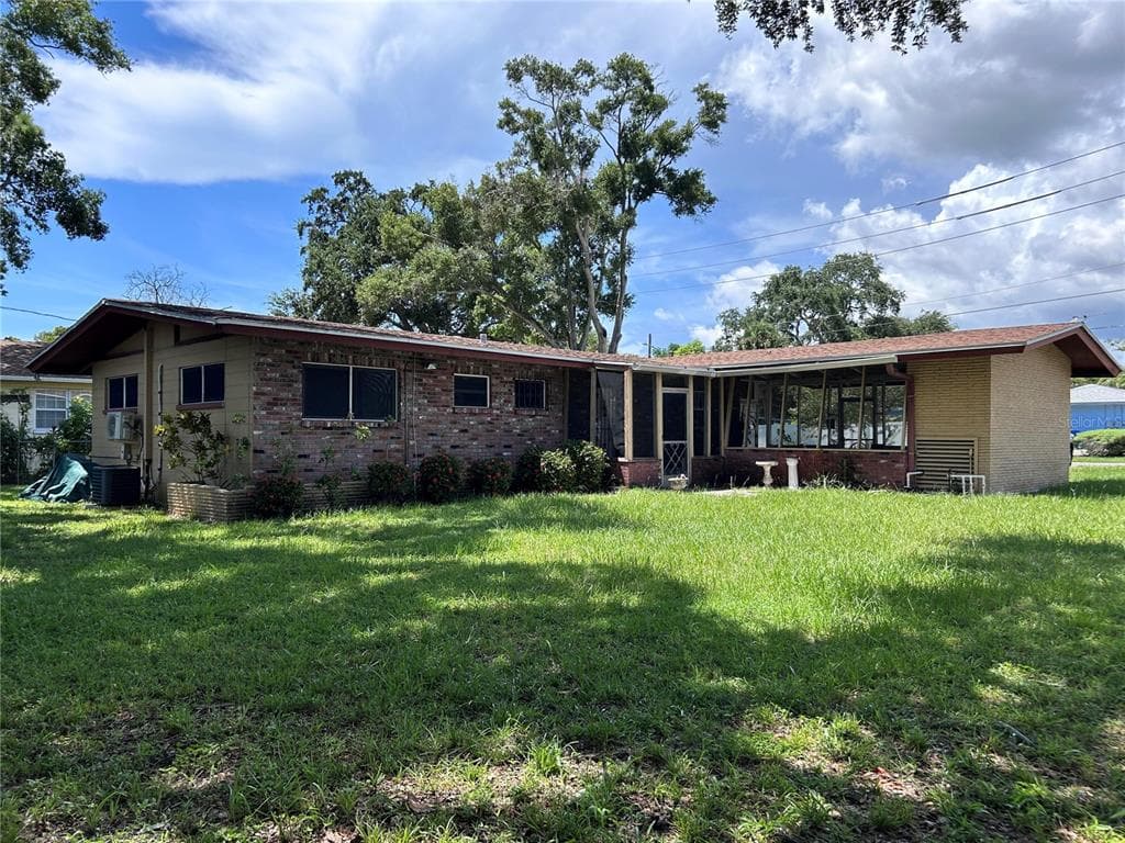2425 31ST STREET S ST PETERSBURG, FL 33712