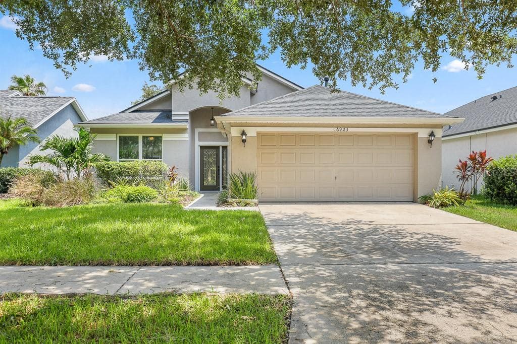 16923 HAWKRIDGE ROAD LITHIA, FL 33547