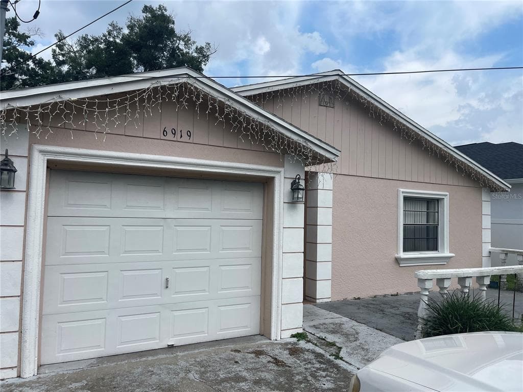 6919 BLOSSOM AVENUE TAMPA, FL 33614