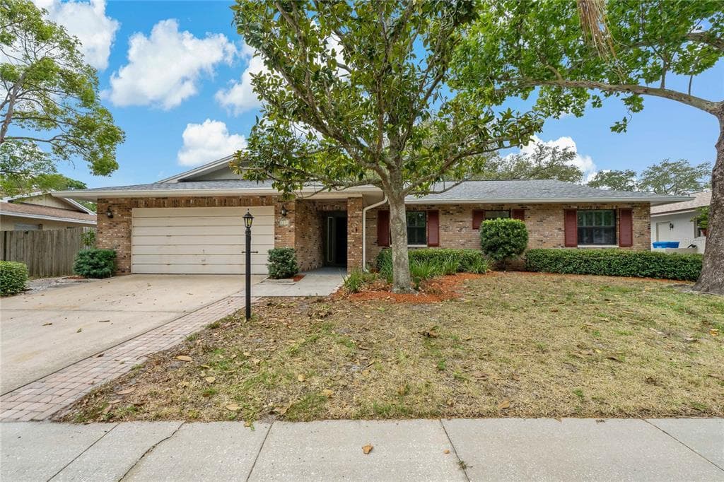 2211 STACY COURT DUNEDIN, FL 34698