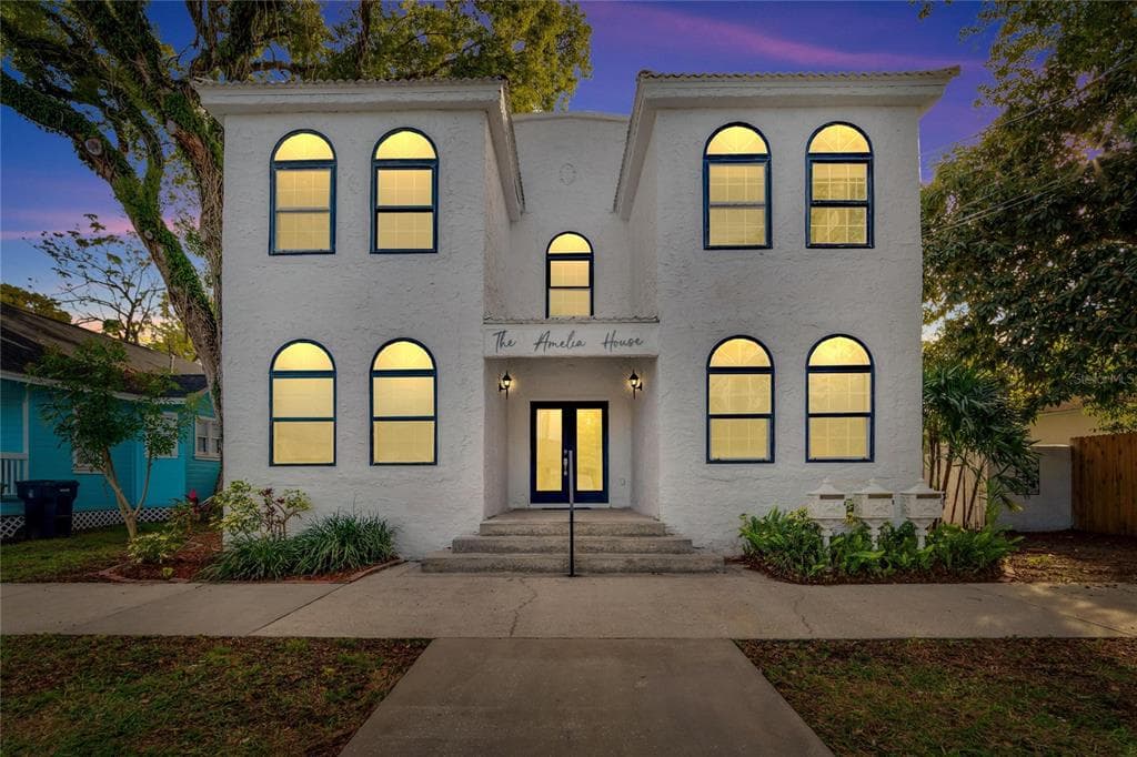 403 E AMELIA AVENUE