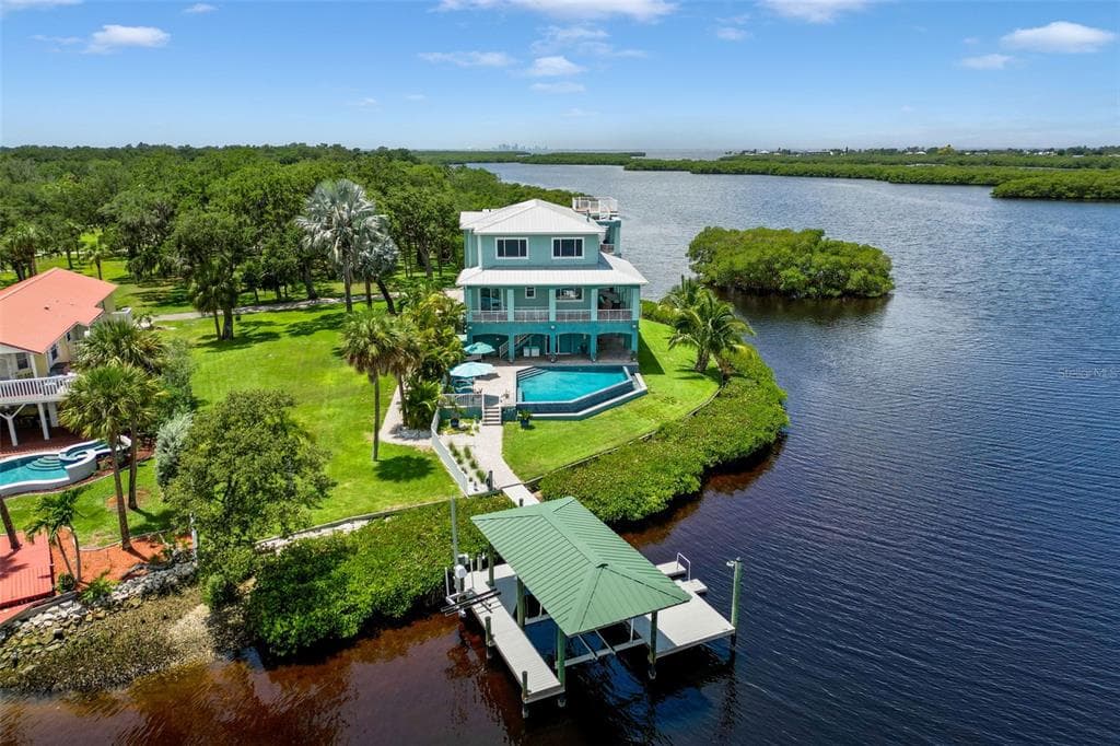 1202 FRISBIE ROAD RUSKIN, FL 33570