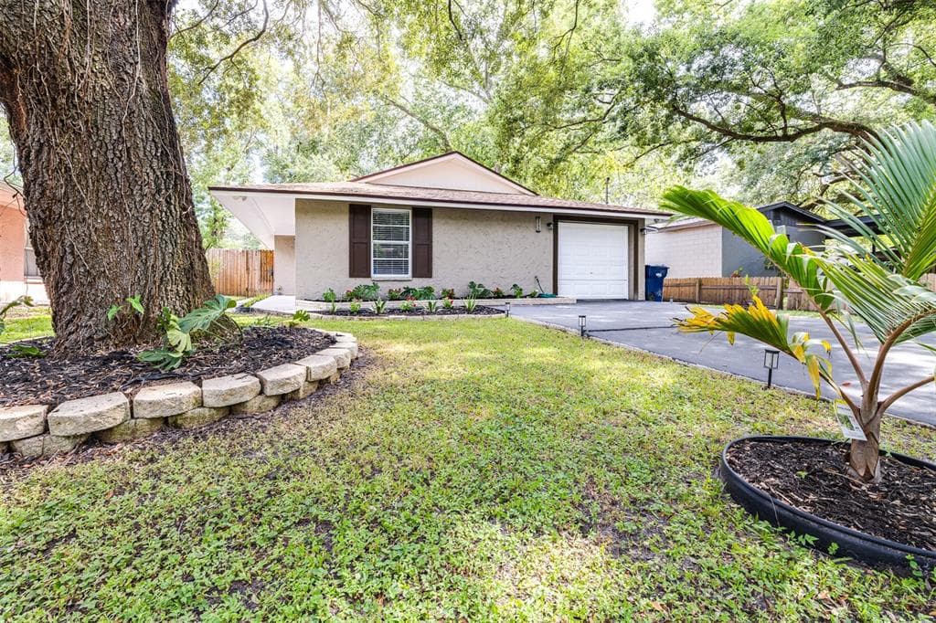 3707 E CRENSHAW STREET TAMPA, FL 33604