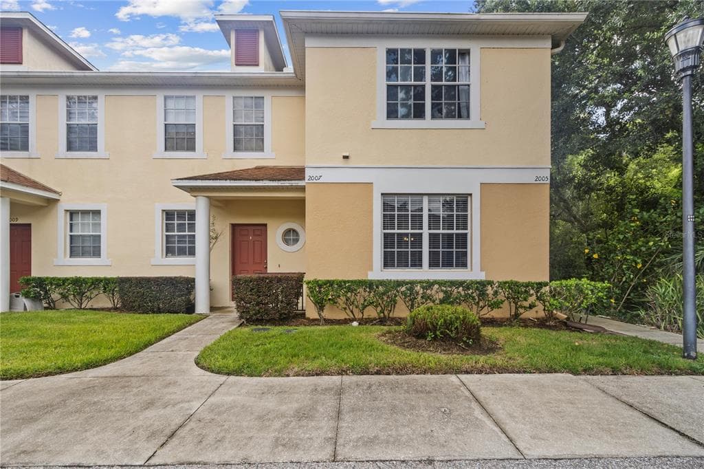 2005 FIESTA RIDGE COURT TAMPA, FL 33604
