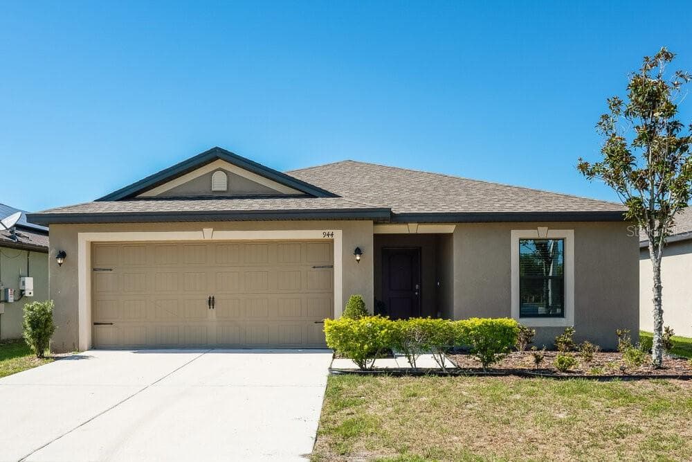 944 WYNNMERE WALK AVENUE RUSKIN, FL 33570