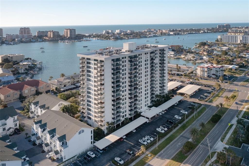 400 ISLAND WAY UNIT 1110 CLEARWATER BEACH, FL 33767