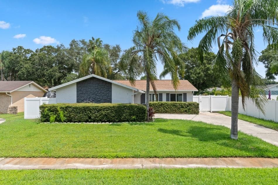 6155 97TH TERRACE N PINELLAS PARK, FL 33782