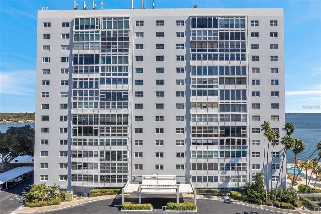 7200 SUNSHINE SKYWAY LANE S UNIT 4C ST PETERSBURG, FL 33711