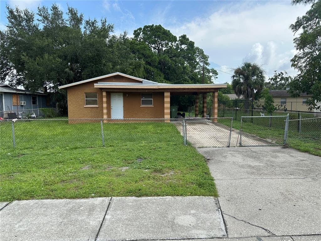 2317 8TH AVENUE E BRADENTON, FL 34208