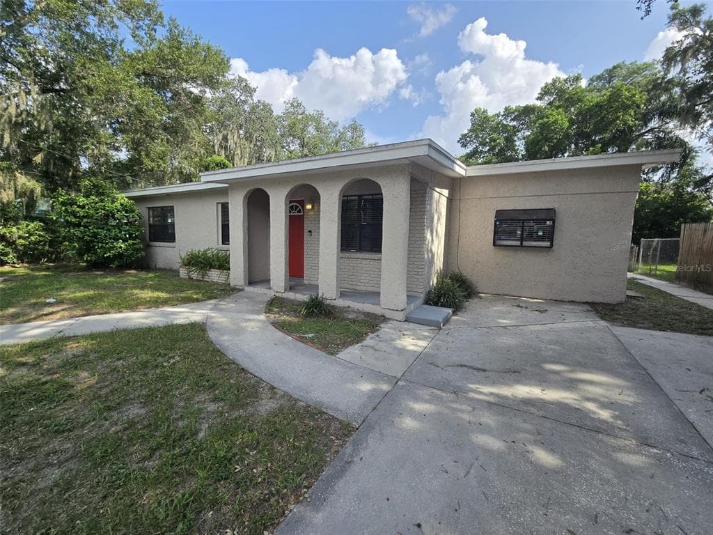 3017 E SLIGH AVENUE TAMPA, FL 33610