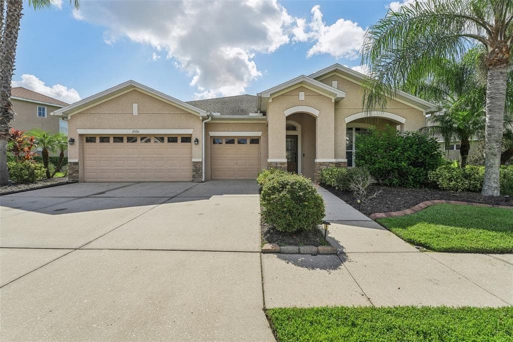 2320 NESSLEWOOD DRIVE WESLEY CHAPEL, FL 33543