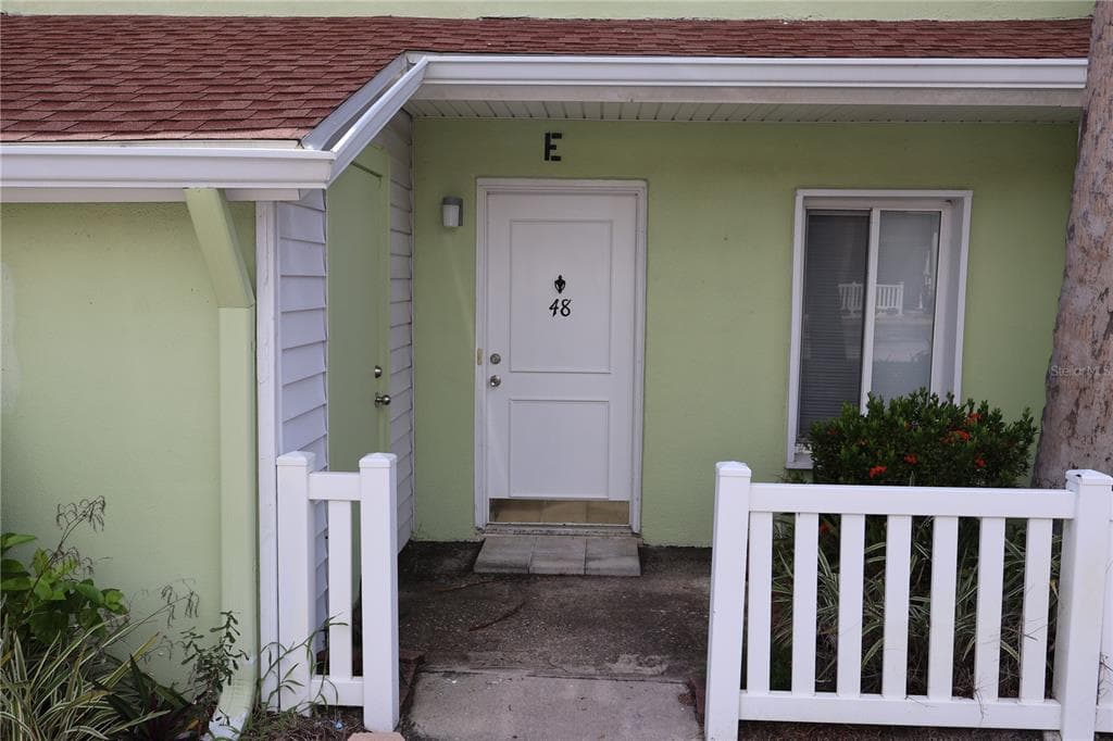 3595 41ST LANE S UNIT E ST PETERSBURG, FL 33711