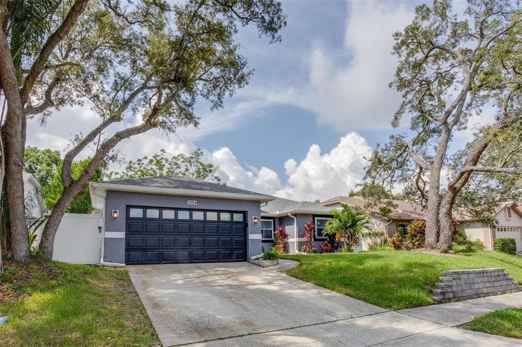 1054 ROLLING OAKS AVENUE