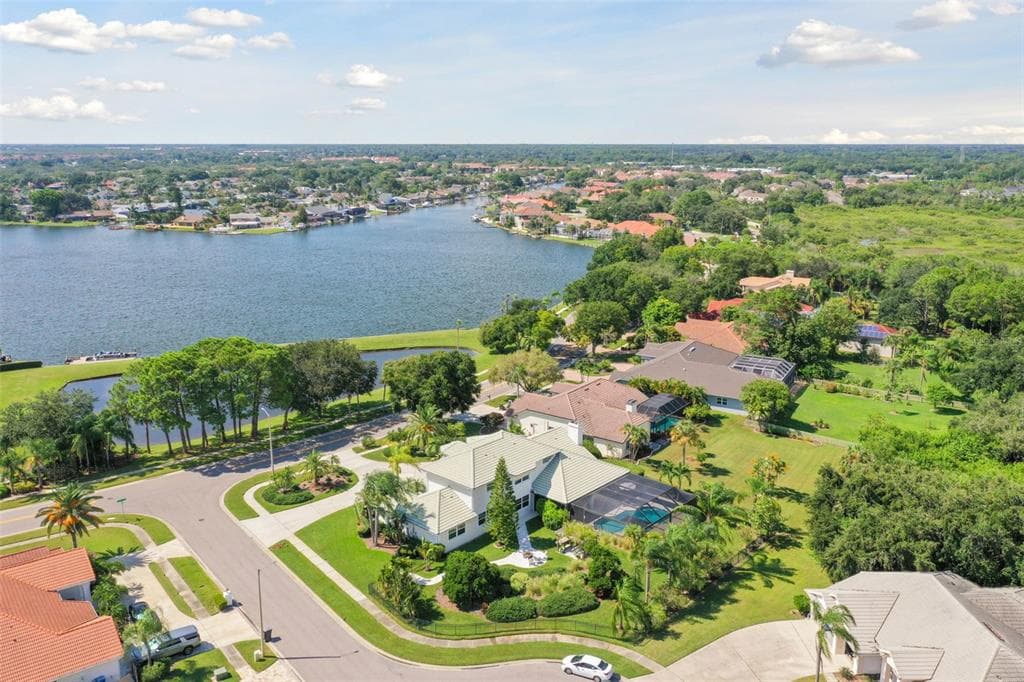 5709 E LONGBOAT BOULEVARD TAMPA, FL 33615