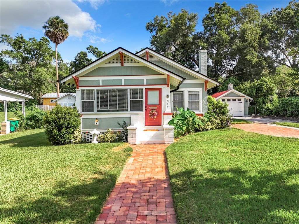 347 E 9TH AVENUE MOUNT DORA, FL 32757