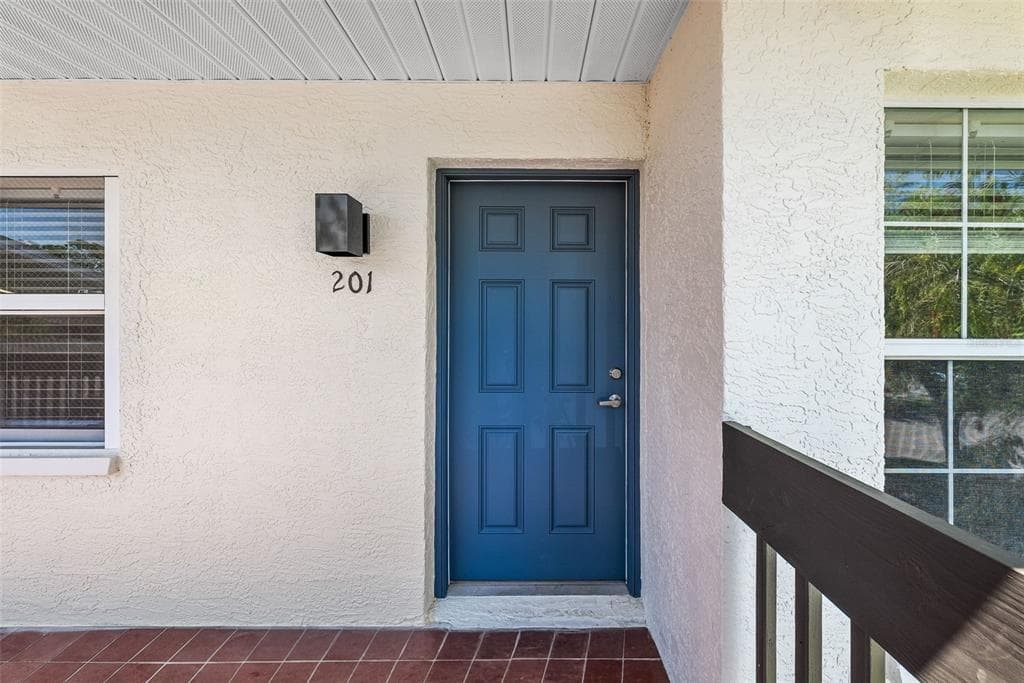 3800 34TH AVE S UNIT 101 ST PETERSBURG, FL 33711