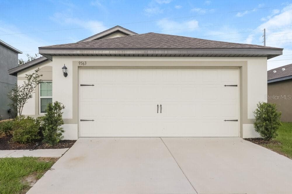 9563 SOUTHERN CHARM CIRCLE BROOKSVILLE, FL 34613