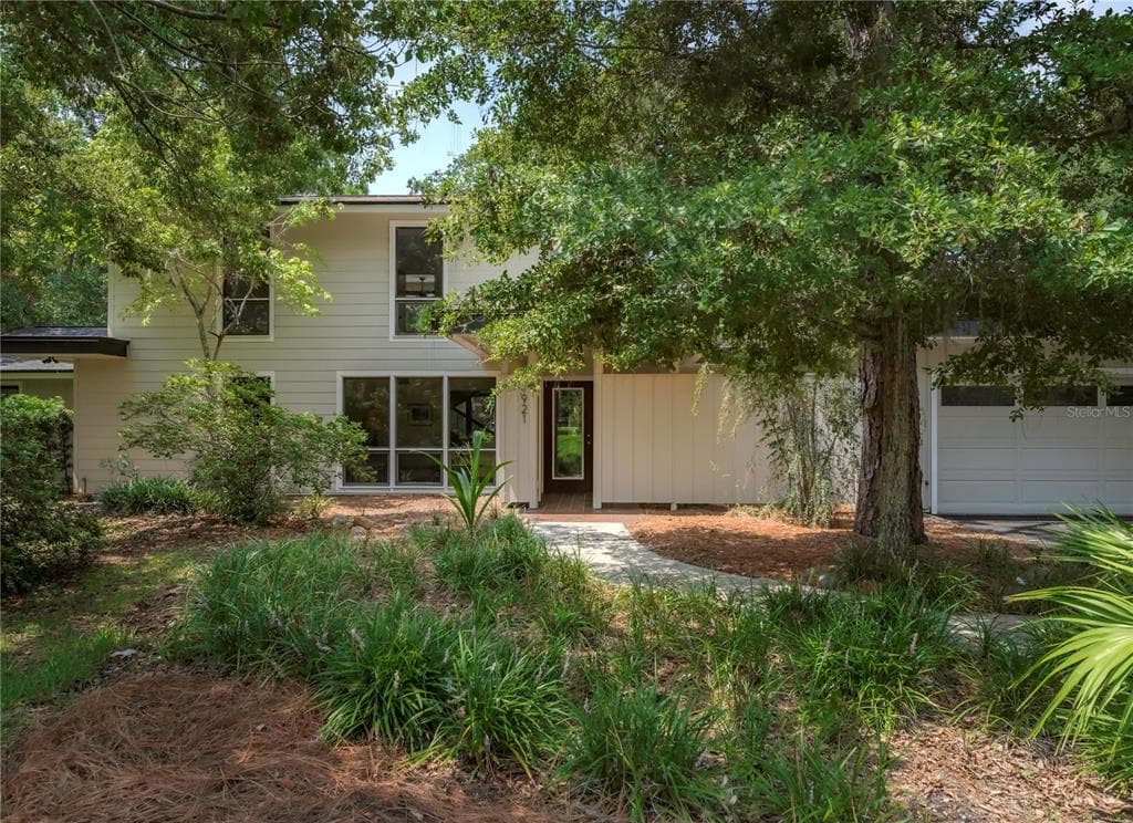 1921 SADDLE HILL ROAD N