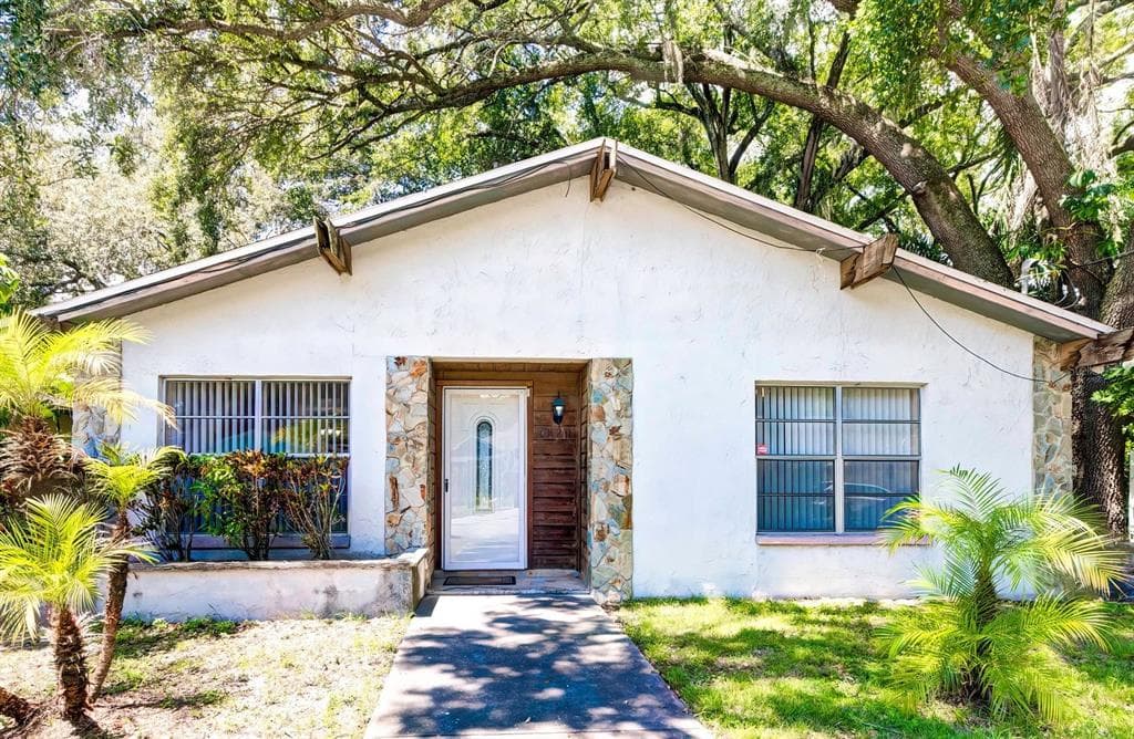 5820 MABEL STREET TAMPA, FL 33610