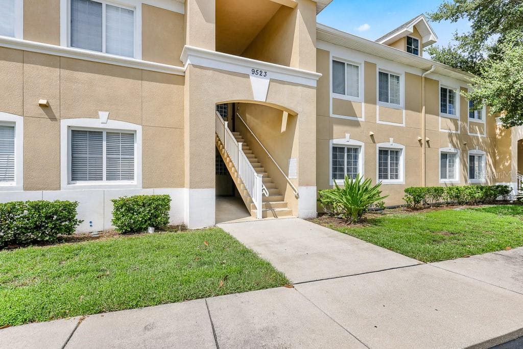 9523 NEWDALE WAY UNIT 102 RIVERVIEW, FL 33578