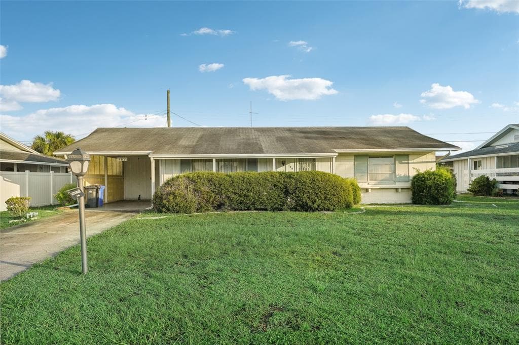 709 TAM O SHANTER AVENUE SUN CITY CENTER, FL 33573