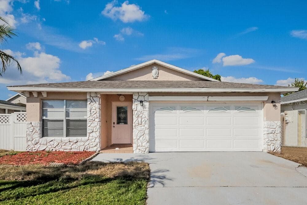 1353 ROCKY ROAD KISSIMMEE, FL 34744