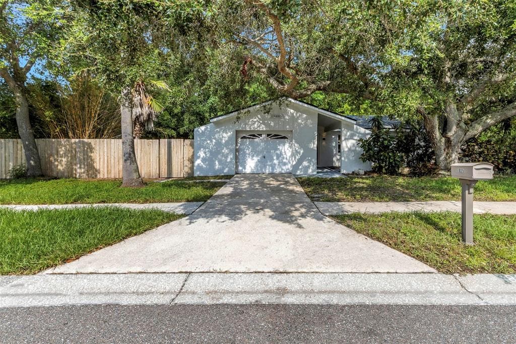 805 7TH STREET SE LARGO, FL 33771