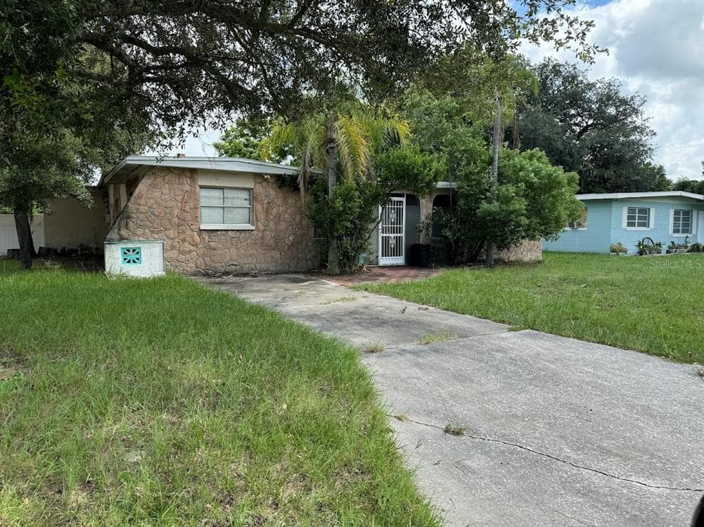 5507 FOREST HILLS DRIVE HOLIDAY, FL 34690