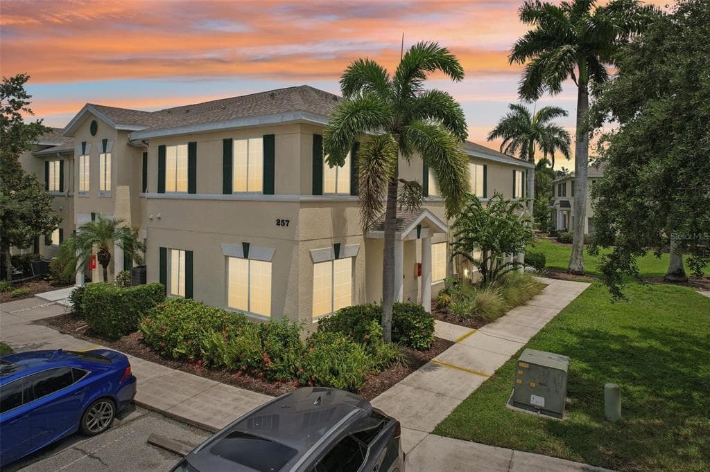 257 CAPE HARBOUR LOOP UNIT 107 BRADENTON, FL 34212