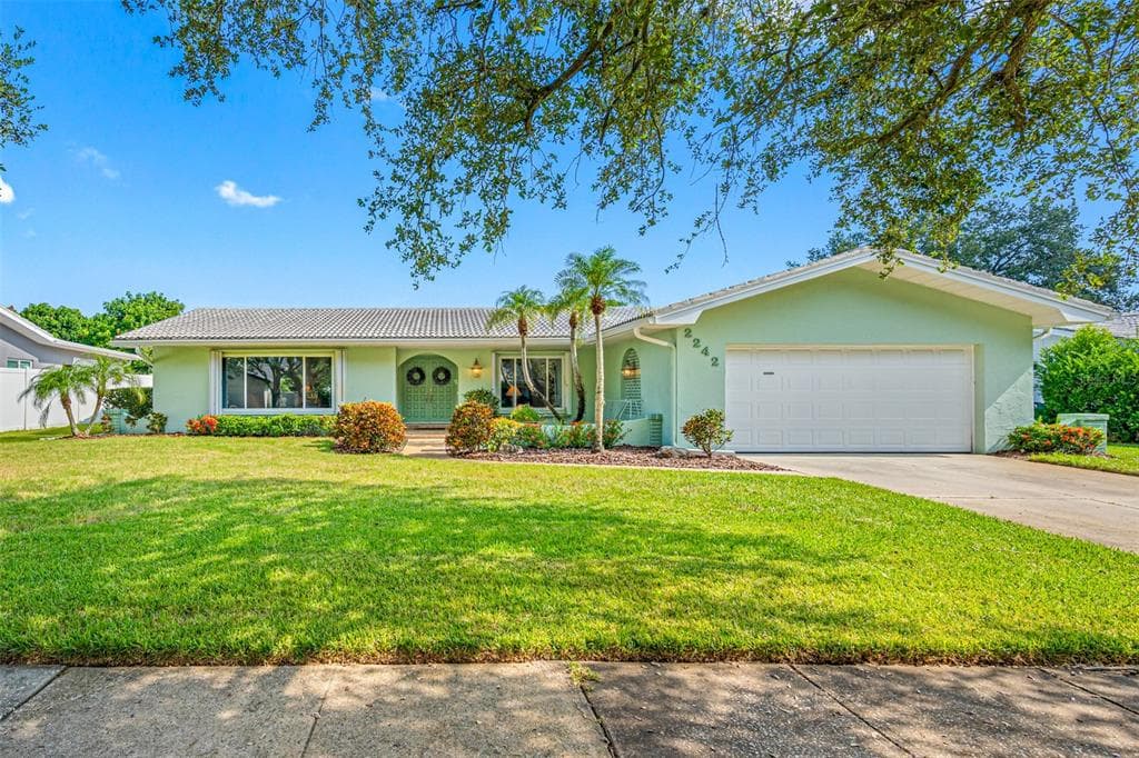 2242 GROVEWOOD ROAD