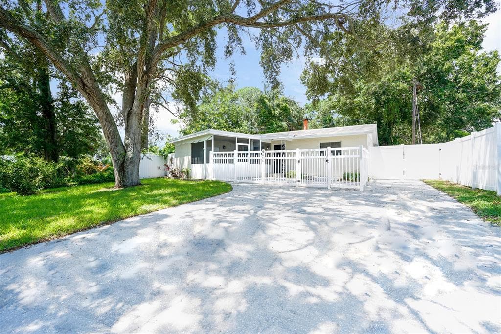 9050 50TH STREET N PINELLAS PARK, FL 33782