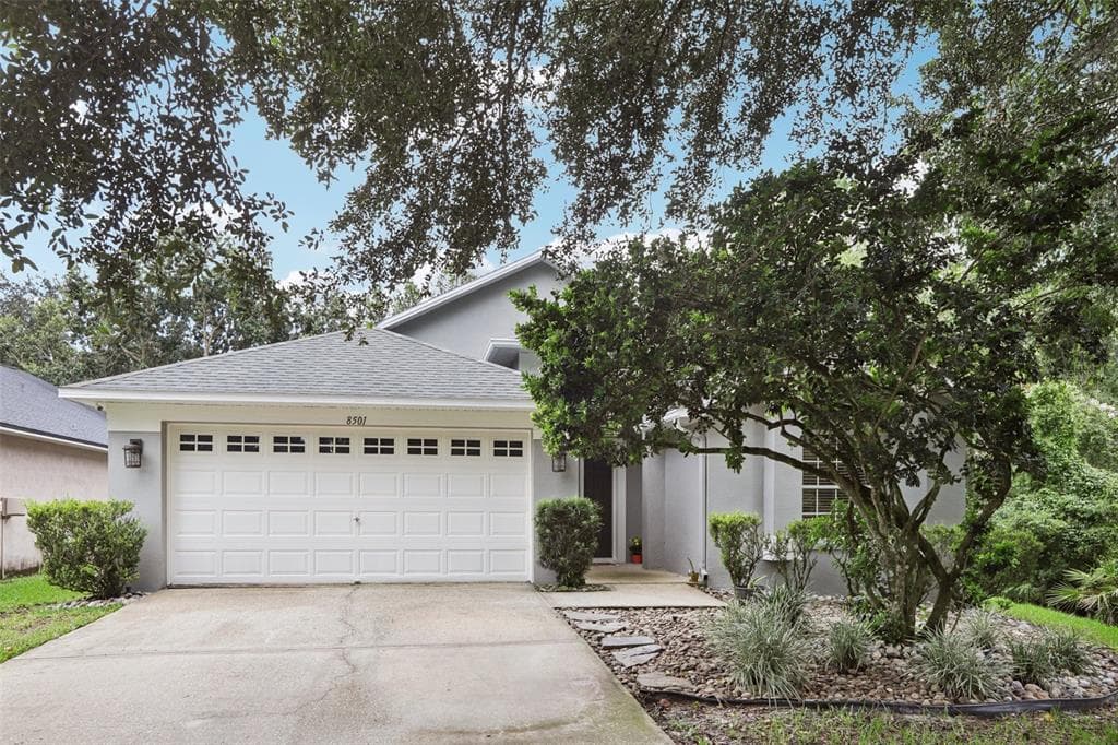 8501 BERCH HALLOW COURT TAMPA, FL 33647