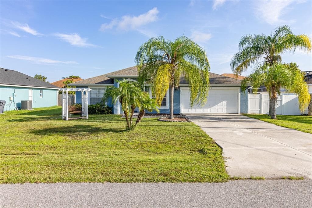 452 EAGLE DRIVE KISSIMMEE, FL 34759