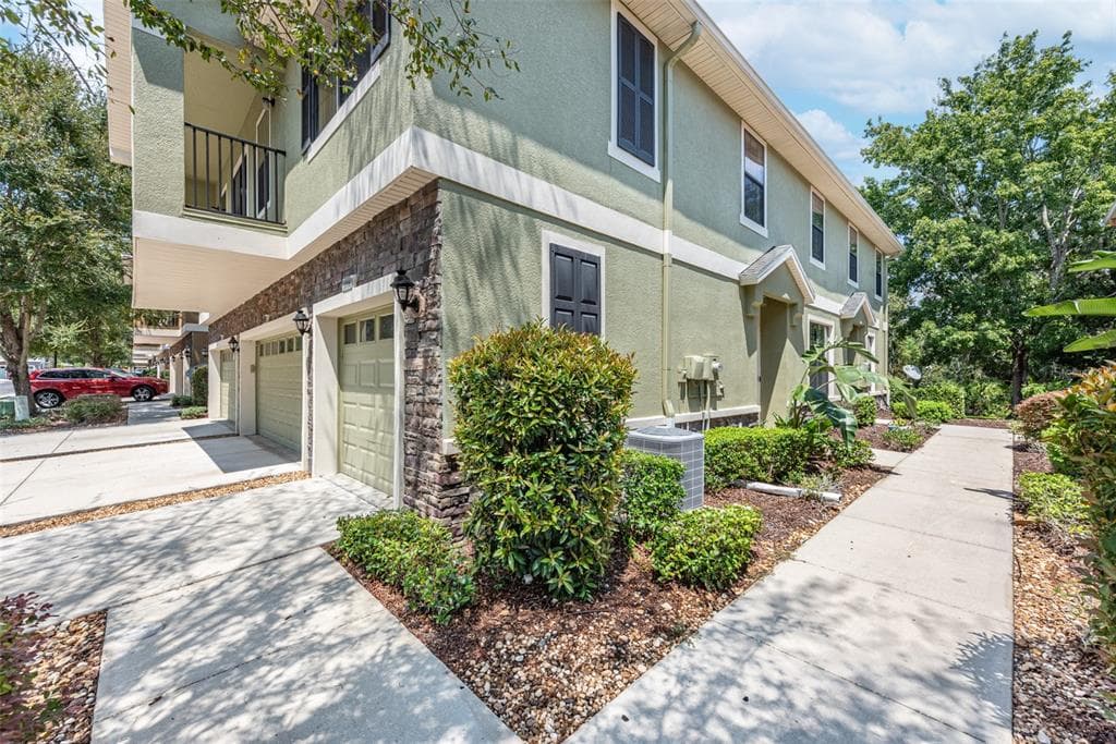 5714 KINGLETSOUND PLACE LITHIA, FL 33547