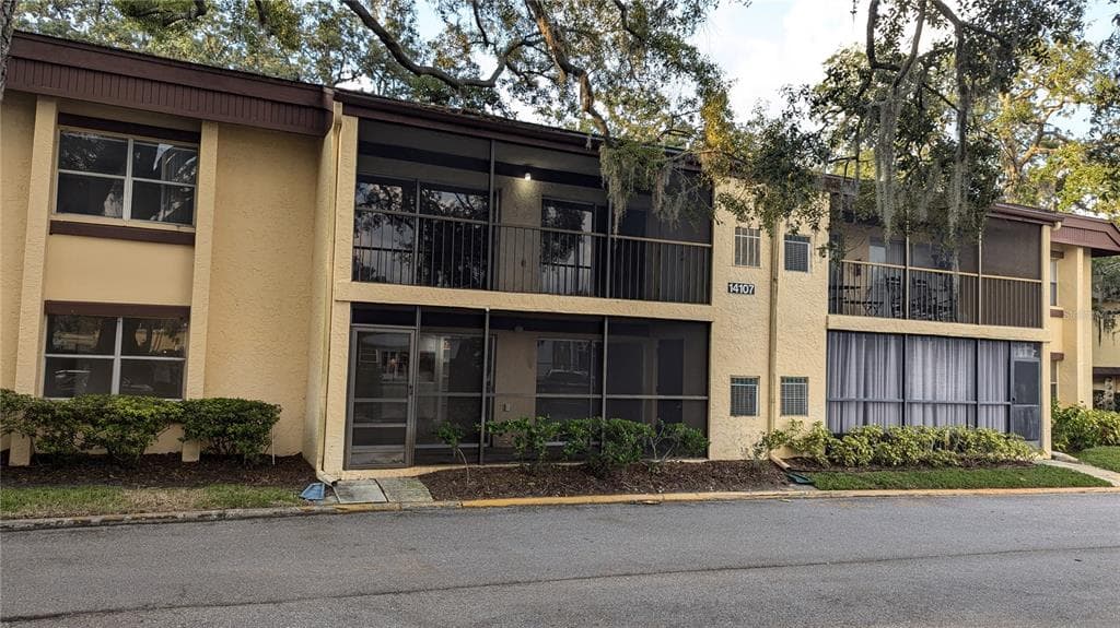 14107 MOSSY GLEN LANE UNIT 102 TAMPA, FL 33613