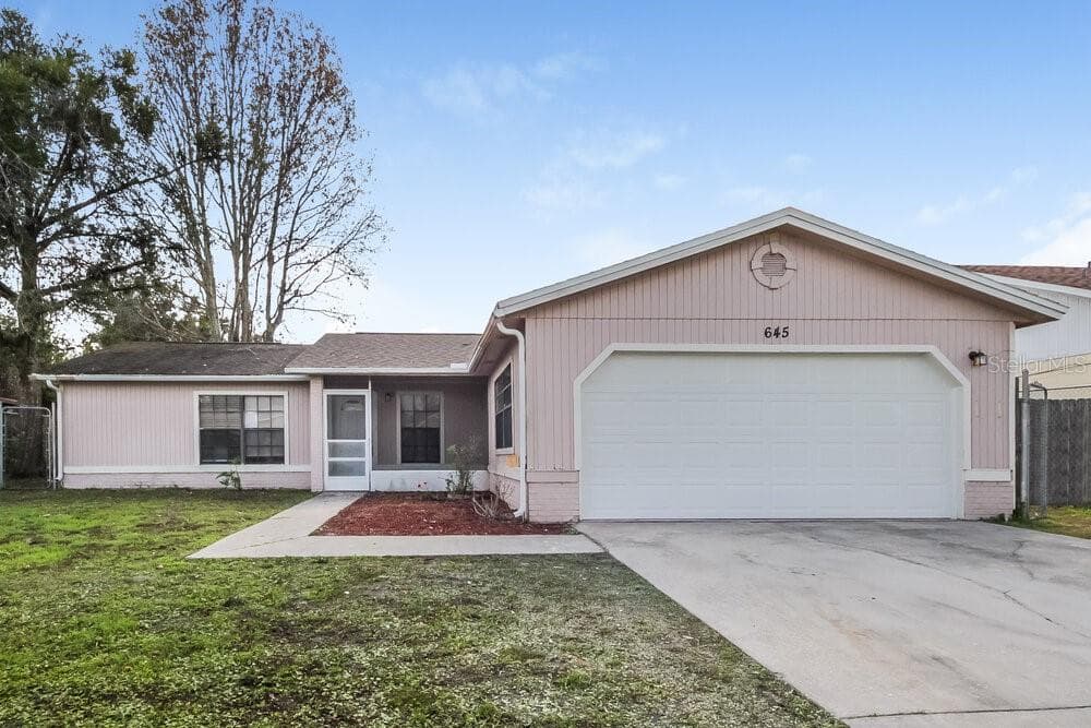 645 MCKINLEY COURT KISSIMMEE, FL 34758