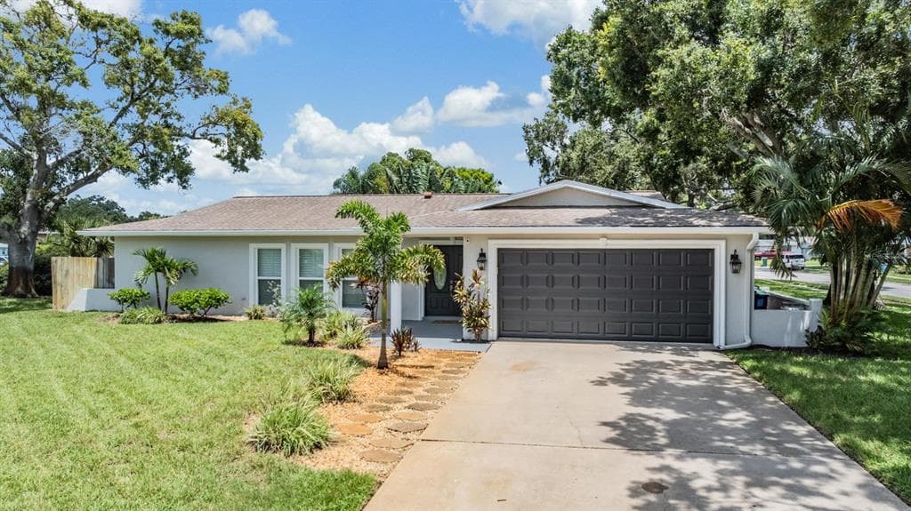 11829 93RD WAY N LARGO, FL 33773