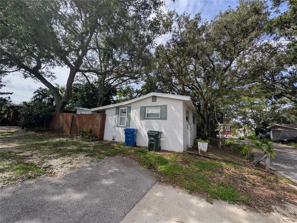 507 SUMMIT STREET LARGO, FL 33770
