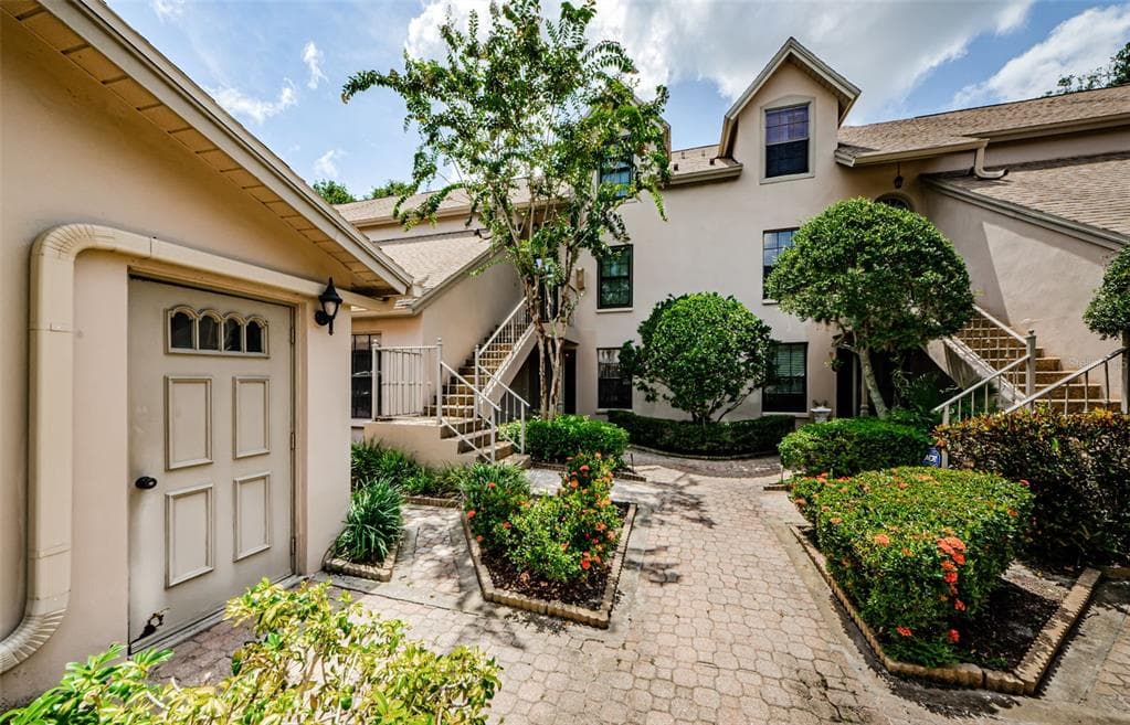 2824 COUNTRYSIDE BOULEVARD UNIT 313 CLEARWATER, FL 33761
