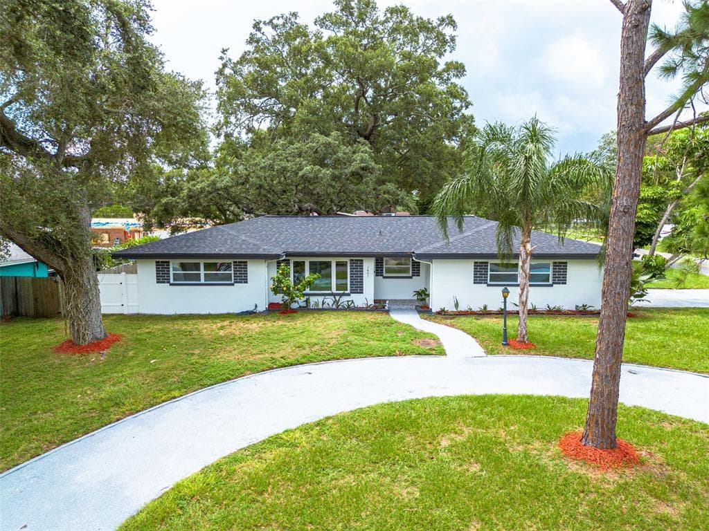 1601 PINEWOOD DRIVE CLEARWATER, FL 33756
