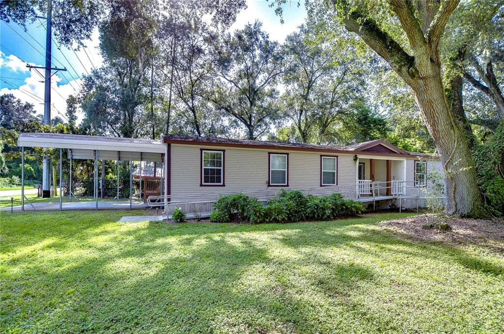 10035 E FOWLER AVENUE THONOTOSASSA, FL 33592